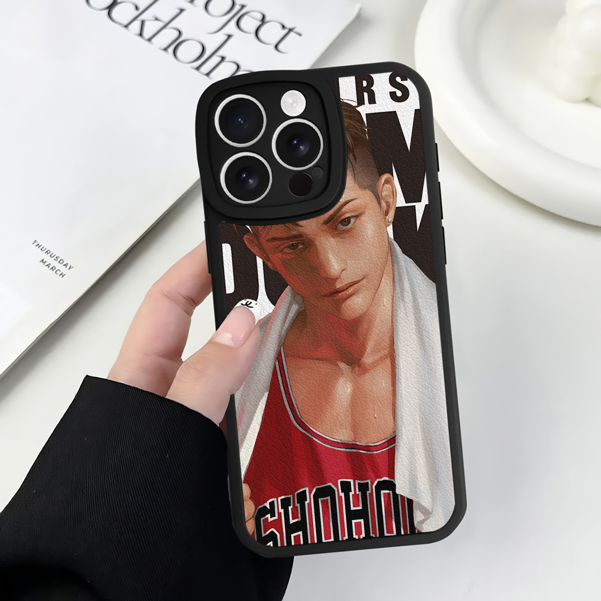 （画像用） SLAM DUNK／スラムダンク 【iPhone 16シリーズ対応】シリコンスマホケース（レザー調） 材質：シリコン